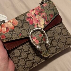 AuthenticGucci Beige GG Supreme Canvas Crossbody with Pink Floral and Brown Trim